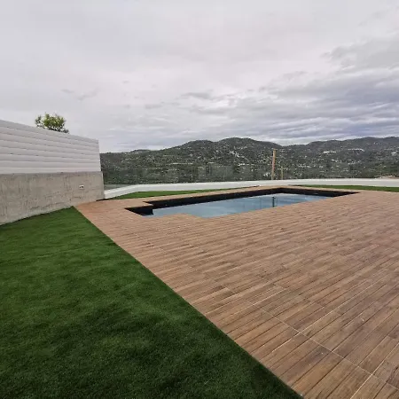 Maximos Luxury With Pool -breakbooking-cy *