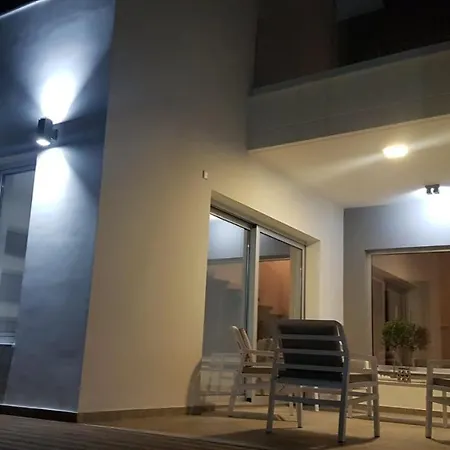 Maximos Luxury With Pool -breakbooking-cy Villa